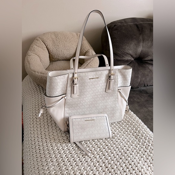 double zip michael kors wallet - Picture 2 of 3